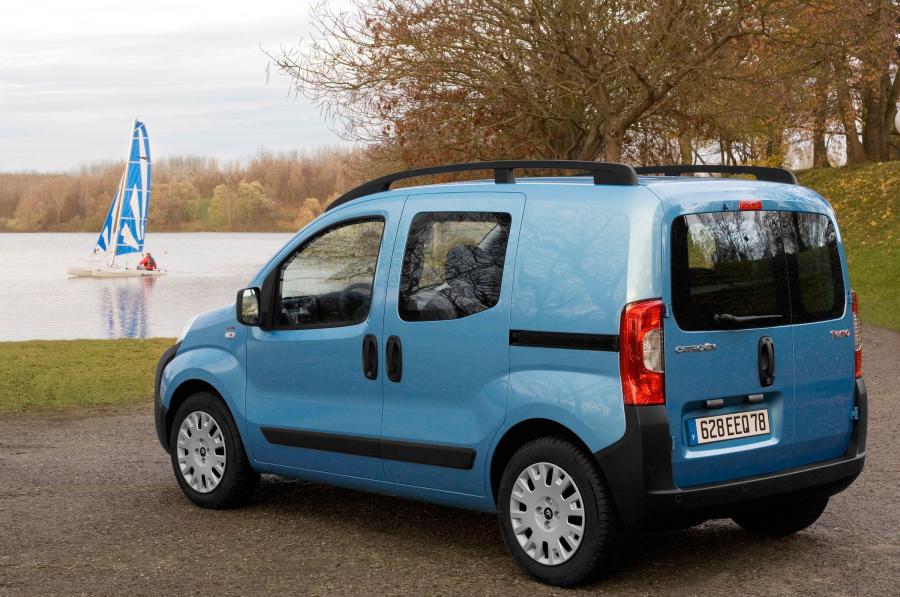  Citroen Nemo Combi 2009 года  (фото 2 из 16)